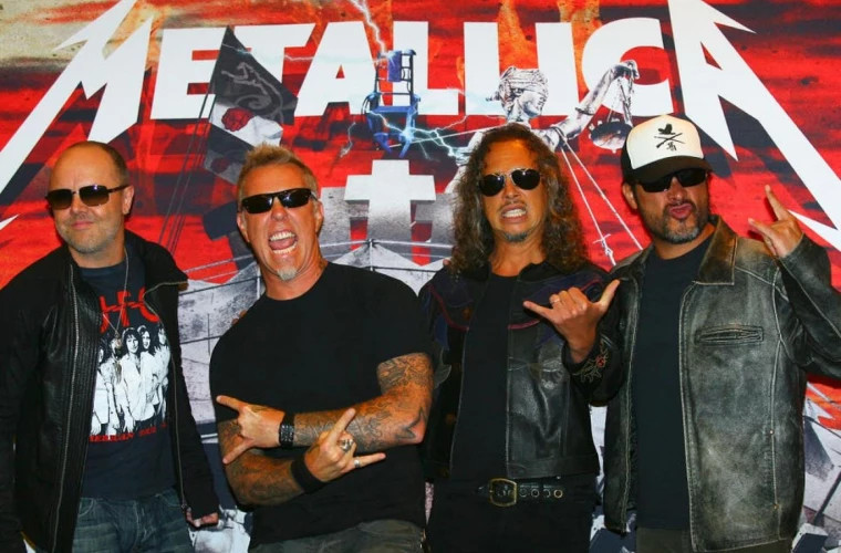 Metallica  $500 000    