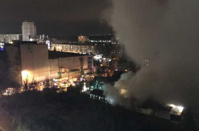 Incendiu de proporții într-un restaurant din Capitală (FOTO/VIDEO)