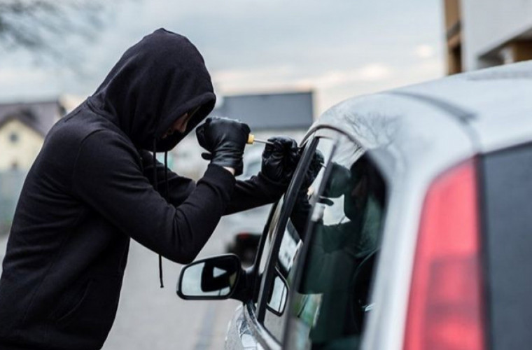 7 moduri în care «operează» hoţii de maşini