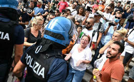 Proteste violente în Italia împotriva certificatului verde Covid19
