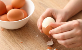 Ce să faci cu ouăle fierte ca să se curețe foarte ușor Trucuri utile