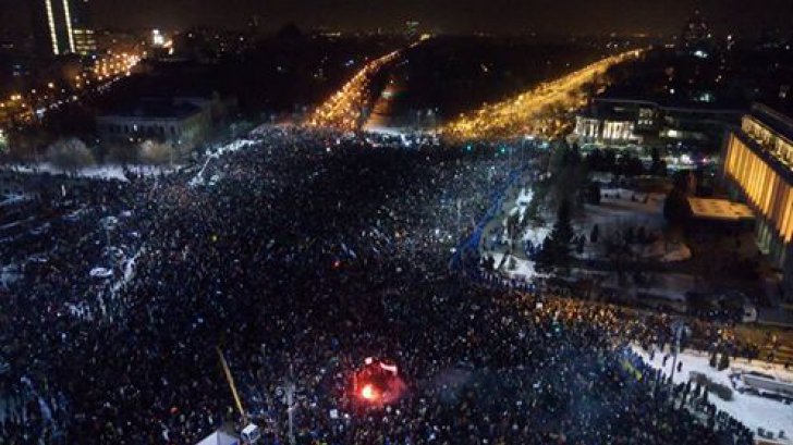 В Бухаресте протесты Свыше 100 тысяч человек вышли на улицы