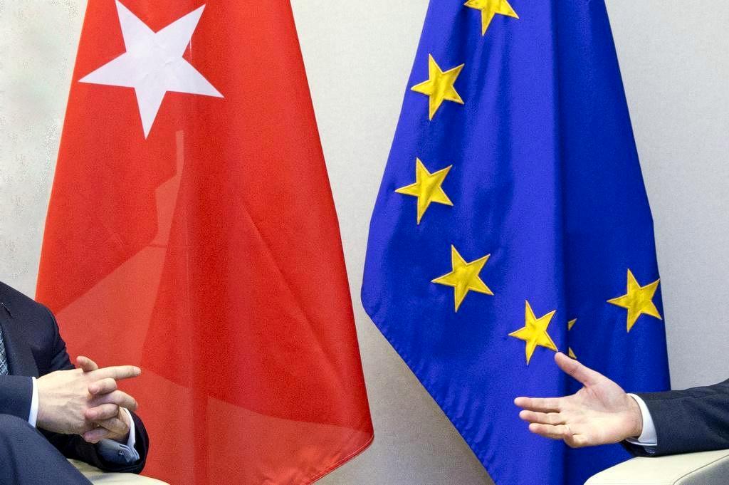 UE atrage atenția liderilor turci asupra pașilor postreferendum