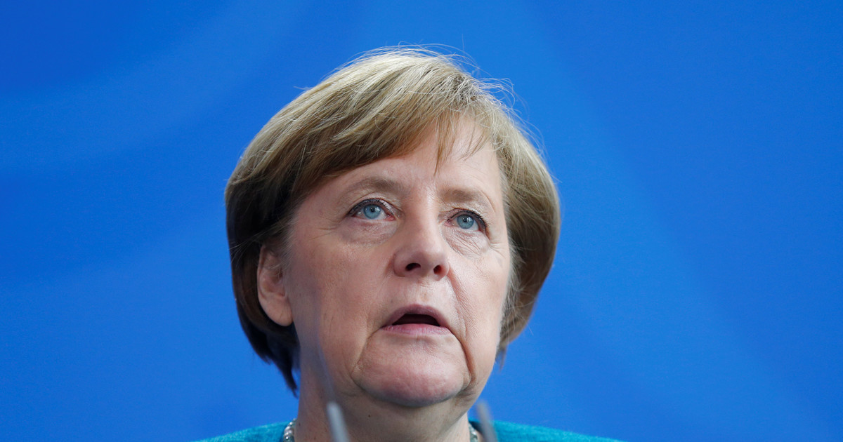 СМИ Меркель шокирована подрывом автомобиля ОБСЕ под Луганском