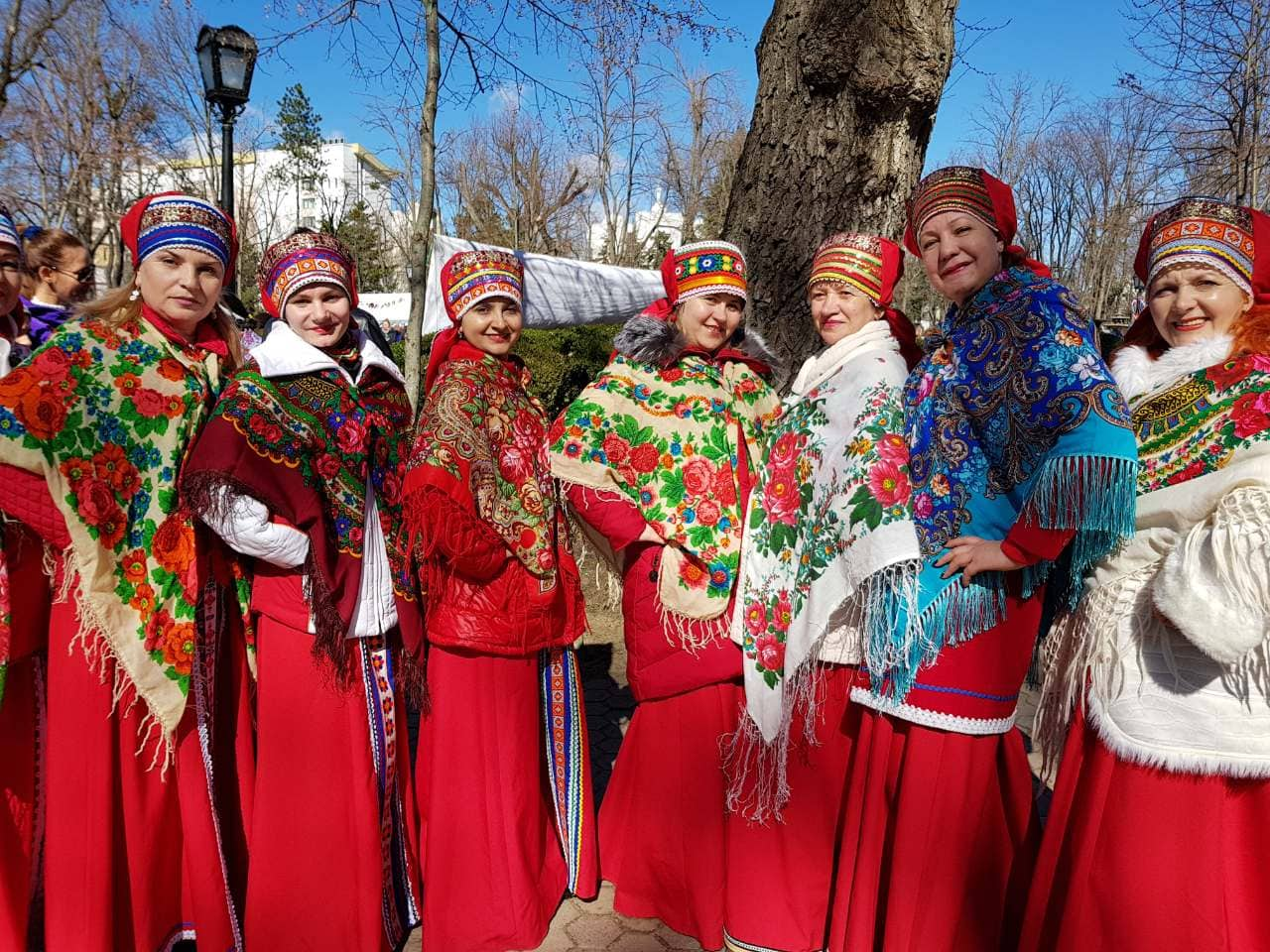 Отметить широкий. Масленица у молдавского народа.