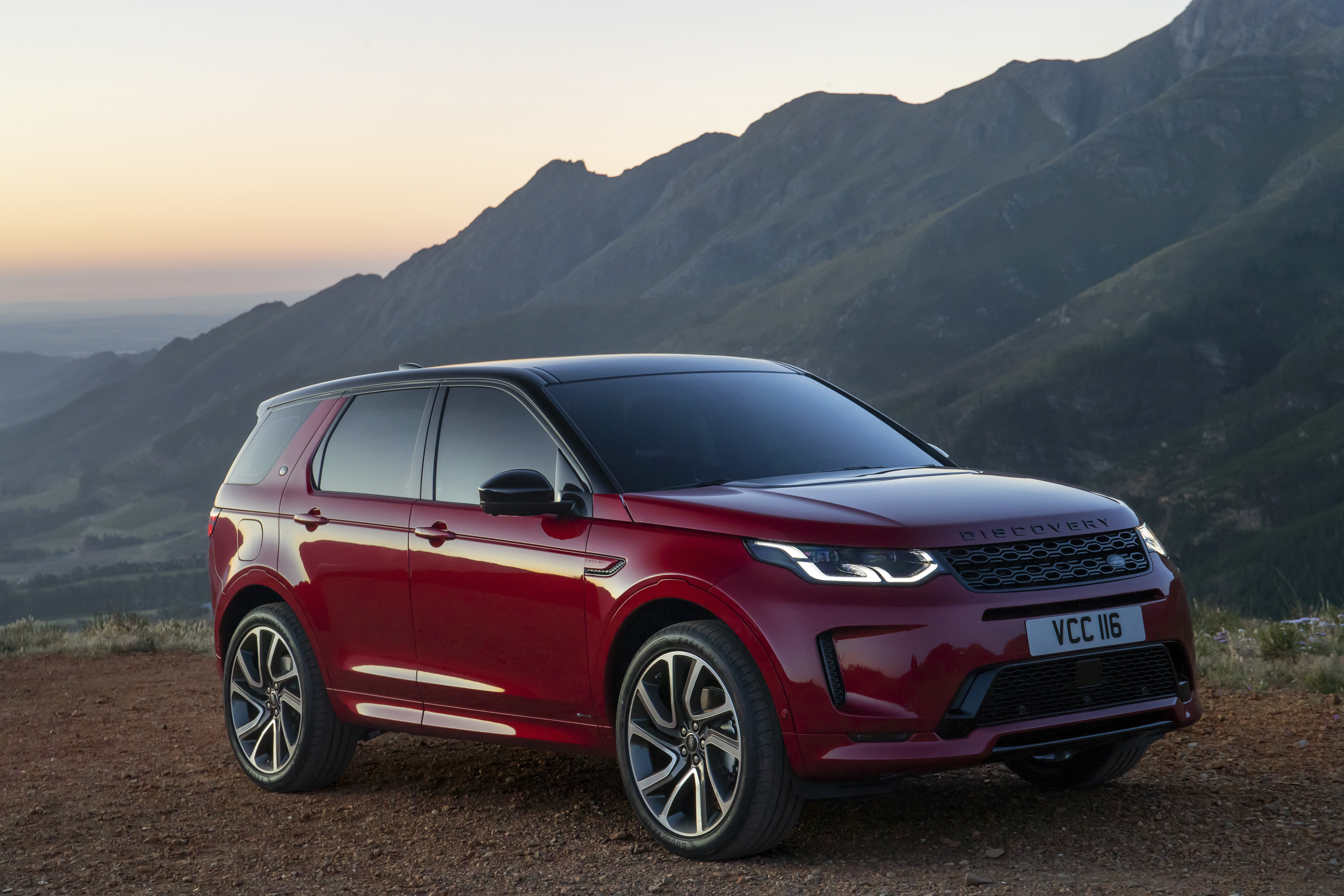 Дискавери ровер новый. Land Rover Sport 2020. Land Rover Discovery Sport 2021. Land Rover Discovery Sport 2020. Land Rover Discovery Sport 2019.