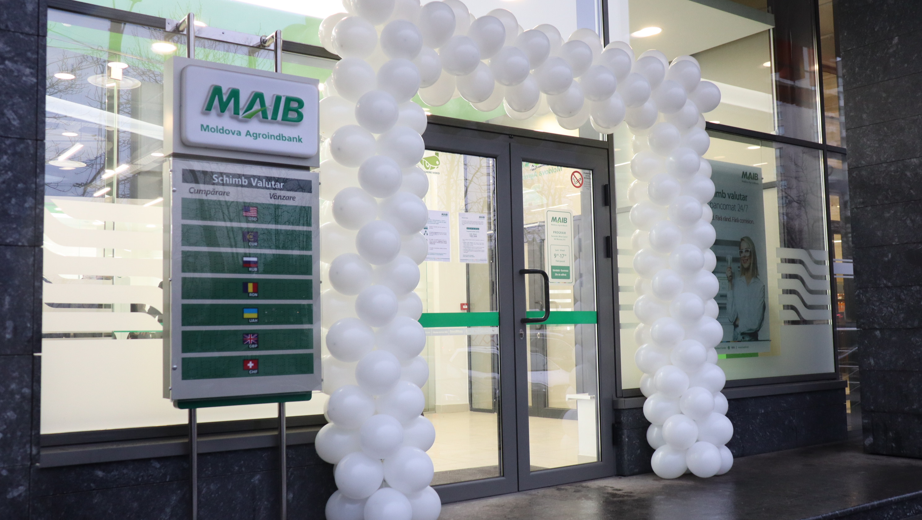 Maib md banking. Agroindbank Молдова. MAIB Bank Молдова. Молдова агроиндбанк банкинг. MAIB Moldova Agroindbank сотрудники.