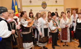 Consiliul municipal Chișinău vizitat de colindători