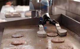 Робот Flippy способен заменить часть персонала на кухне ресторана