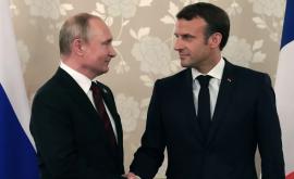 Макрон просит Путина укрепить антитеррористическое сотрудничество