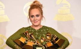 Adele revine în forţă pe post de prezentatoare