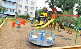 Доступ на детские площадки в Кишиневе остается ограниченным