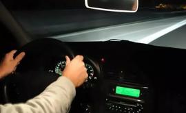 Iresponsabilitate Șia filmat copilul minor cum îi conduce mașina VIDEO