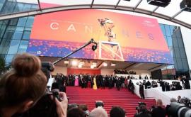 Франция не сдается Состоялось символическое открытие Каннского кинофестиваля