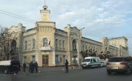 Alertele cu bombă de la Primărie și Ambasada Ucrainei au fost false