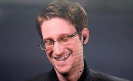 Сноуден хочет стать гражданином России