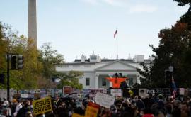 Масштабные акции протеста проходят в США на фоне выборов президента