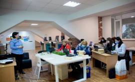 Фонд Orange Moldova развивает цифровые способности педагогов Молдовы