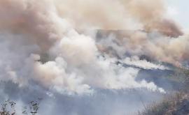 Un fum toxic a învăluit satul Mîndreștii Noi de cîteva zile