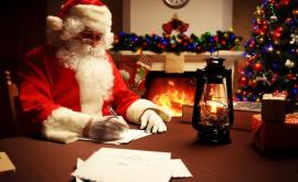Moș Crăciun în așteptarea scrisorilor de la copiii din R Moldova