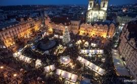 Власти Чехии объявили смягчение карантинных ограничений на Рождество 