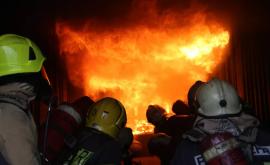 Aproape 30 de pompieri au trecut testul de rezistență la foc FOTOVIDEO