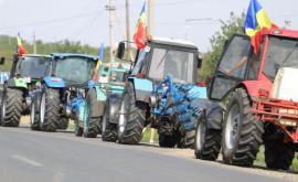 Agricultorii reiau protestele