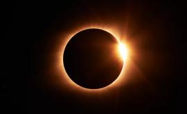 Astăzi se produce o eclipsă totală de soare ultima din 2020