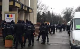 Protestul fermierilor Parlamentul este împînzit de polițiști și carabinieri