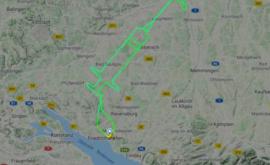 Un pilot german a desenat o seringă pe cer