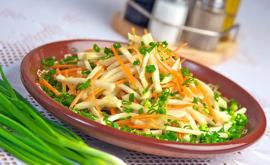 REŢETA ZILEI Salată din ridiche morcov şi ceapă verde