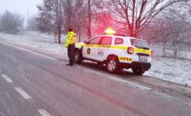 Atenție șoferi Pe traseele naționale se circulă în condiții de iarnă