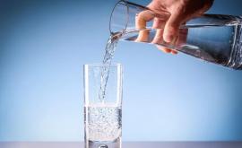 5 modalități simple să bei mai multă apă