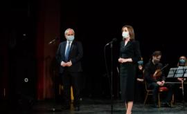 Maia Sandu a felicitat echipa Teatrului Național Mihai Eminescu cu aniversarea a 100 de ani