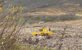 Mai puține deșeuri Chișinăul se laudă cu primul compactor din Moldova