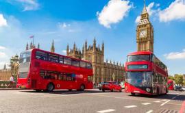 Autobuzele din Londra sînt transformate în ambulanțe 