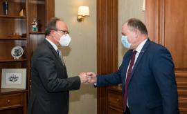 Аурелиу Чокой провел встречу с послом Румынии