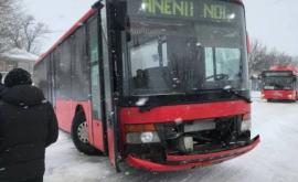 Momente de coșmar pentru pasagerii unui autobuz de pe cursa ChişinăuAnenii