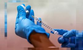 Cît de eficientă este injectarea a două doze de vaccinuri de la diferiți producători