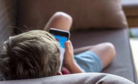 Ребенок потратил более 2700 евро на игру на телефоне своей матери
