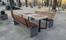 В центре Кишинева установили шахматные столы ФОТО