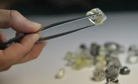Un diamant rar din Iakutia a fost numit în cinstea vaccinului Sputnik V