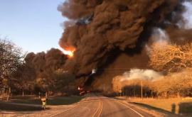 Explozie în Texas după ce un tren şi un camion sau lovit