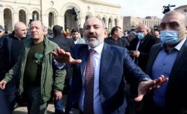 Pashinyan a îndemnat opoziția să oprească acțiunile stradale