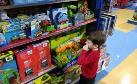 Periculos pentru copii Părinții sfătuiți să fie atenți cînd cumpără jucării