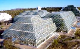 Au fost închiși timp de 2 ani sub o cupolă de sticlă Biosfera 2 cea mai mare din ecosistemele artificiale Video