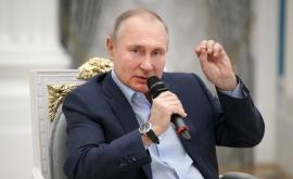 Putin a vorbit despre capacitatea Internetului de a distruge societatea din interior