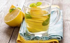 Почему полезно пить теплую воду с лимоном
