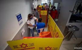 Израиль начал вакцинировать подростков