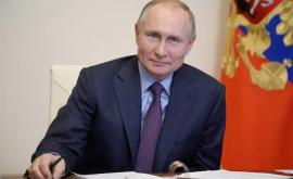 Oficial Putin sa vaccinat împotriva COVID19 
